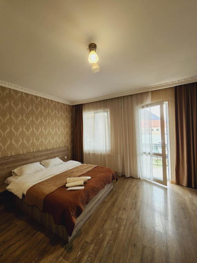 Moon Night Hotel Казбеги Екстериор снимка
